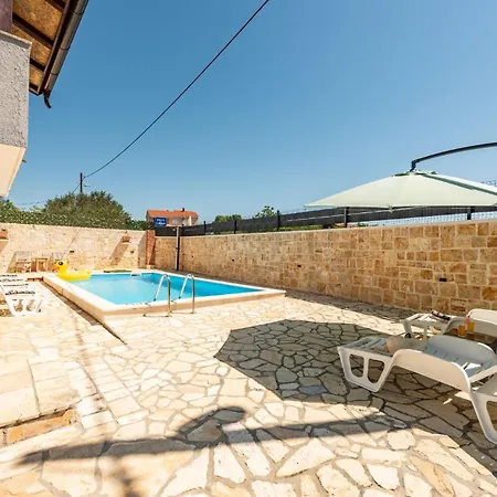 Villa Ariane With Pool *