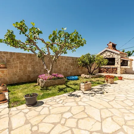Villa Ariane With Pool *