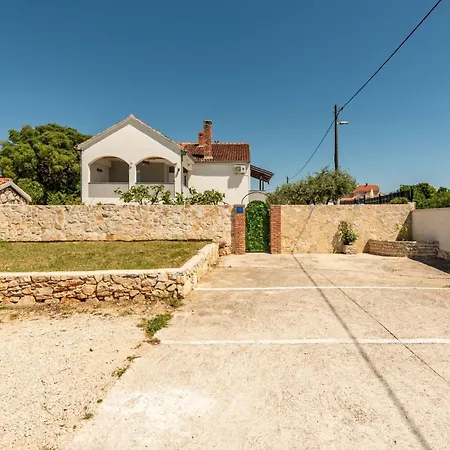 Villa Ariane With Pool *